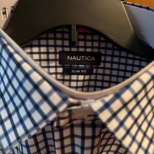 Nautica Men's Blue & White Plaid Long Sleeve Button-Up Shirt
